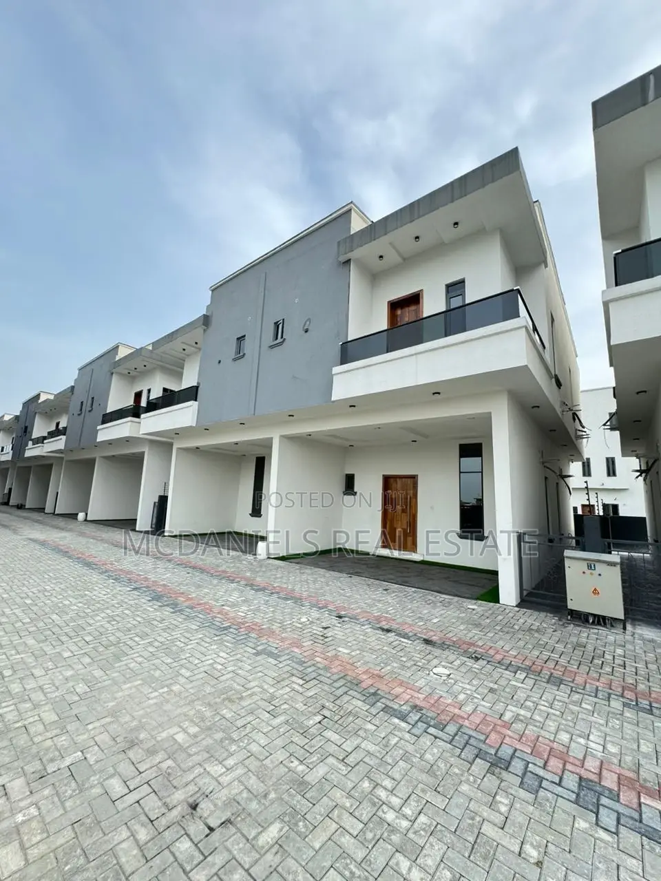 4bdrm Duplex in Ikate for sale in Ikate
