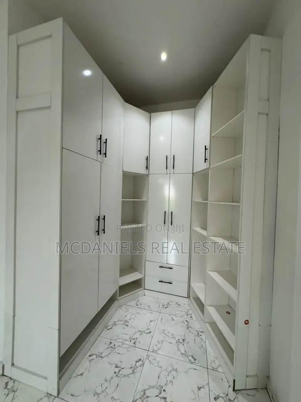 4bdrm Duplex in Ikate for sale in Ikate