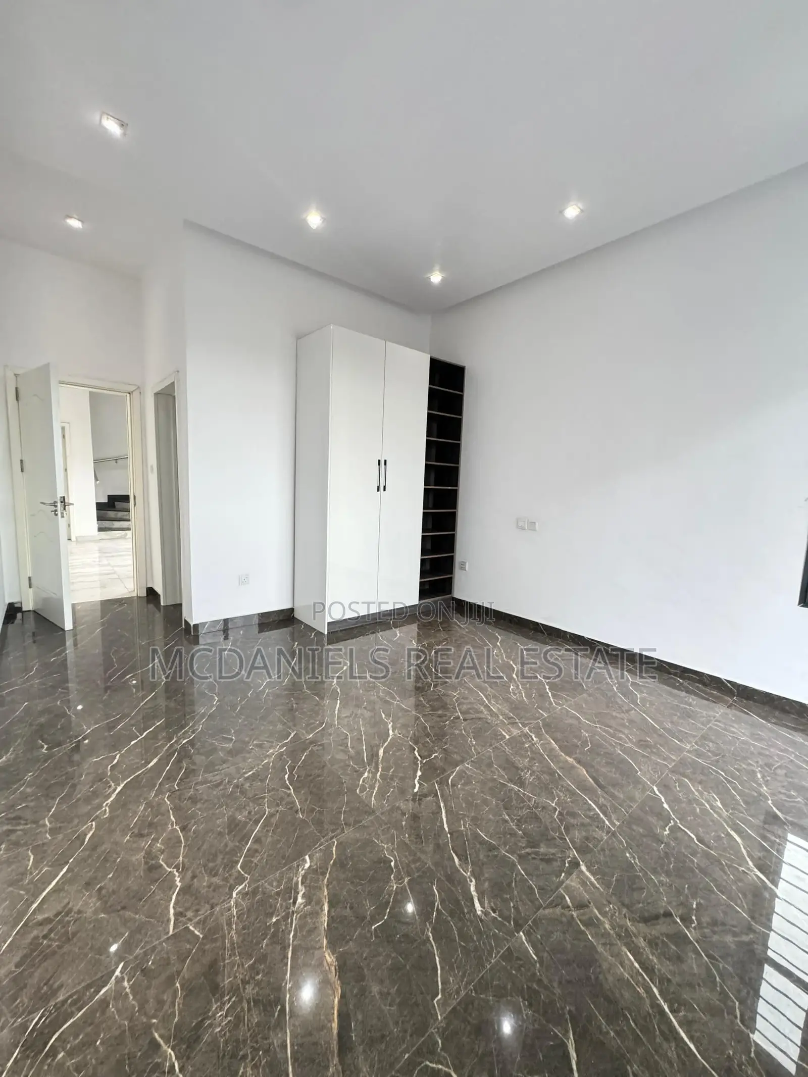 5bdrm Apartment in Ikate for sale in Ikate
