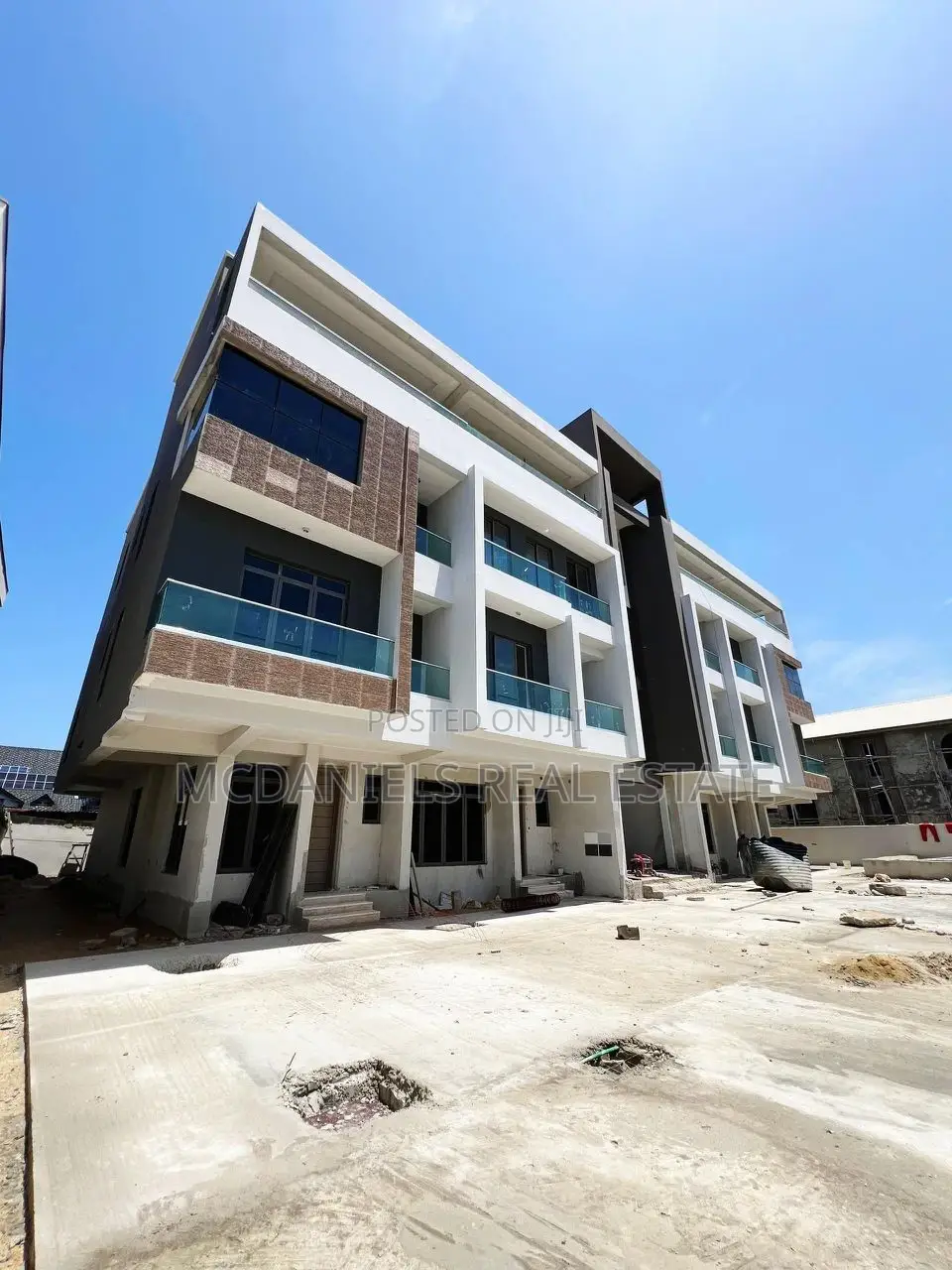 4bdrm Duplex in Lekki Phase 1 for sale in Lekki Phase 1