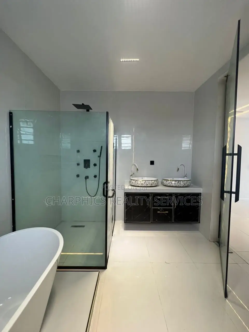 5bdrm Duplex in Lekki for sale in Lekki