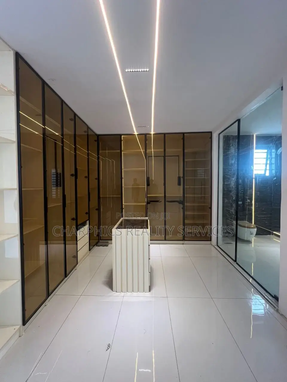 5bdrm Duplex in Lekki for sale in Lekki