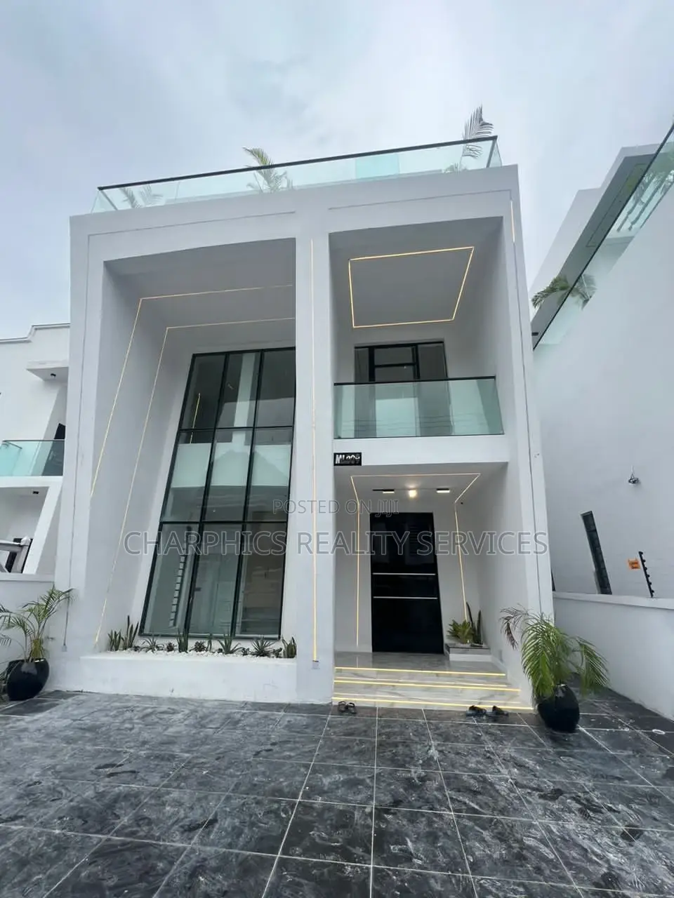 5bdrm Duplex in Lekki for sale in Lekki