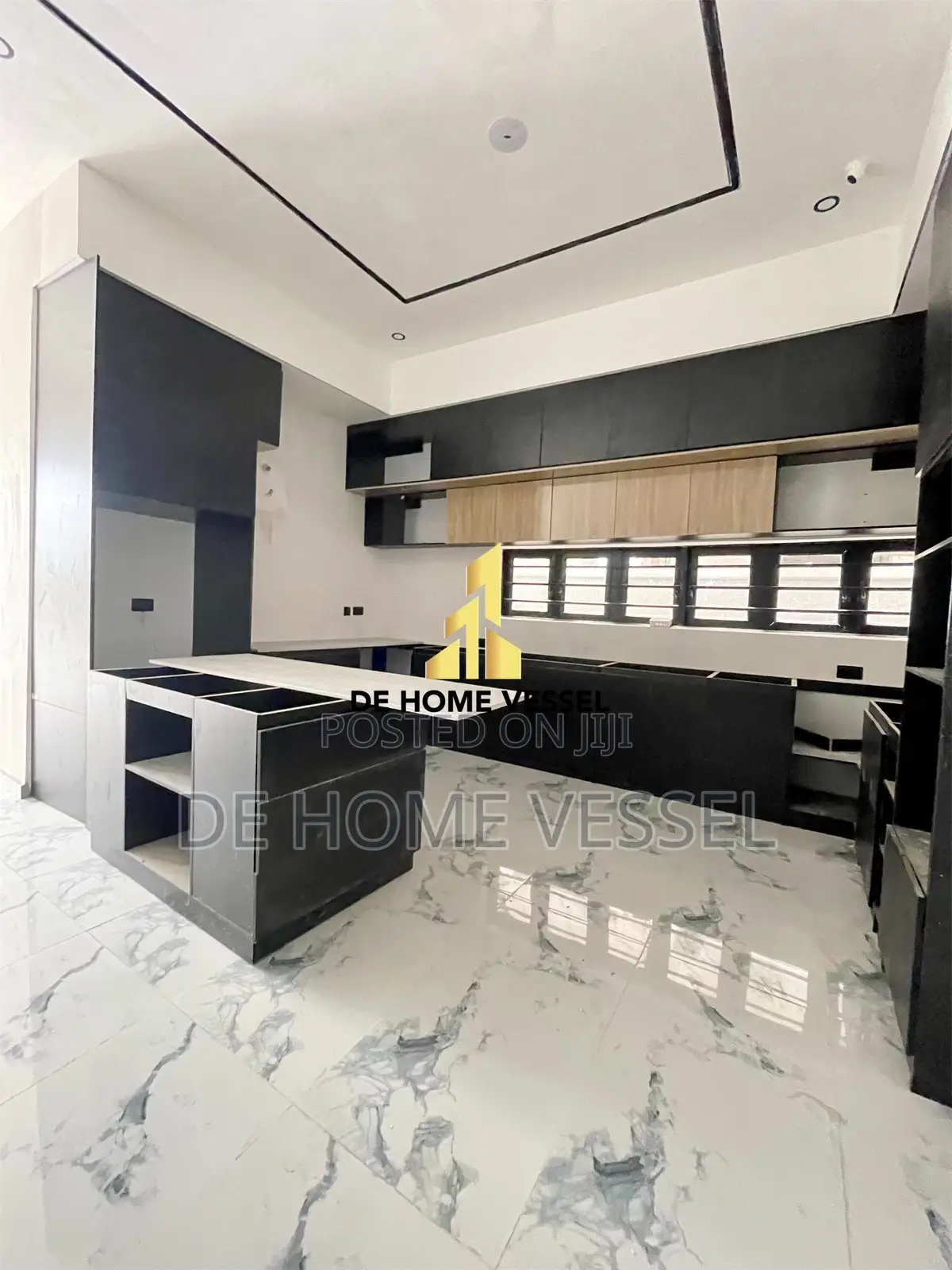5bdrm Duplex in Ologolo for sale in Ologolo