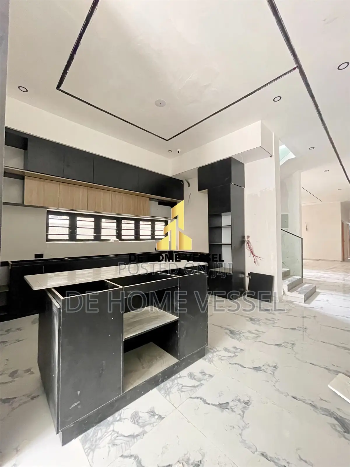 5bdrm Duplex in Ologolo for sale in Ologolo