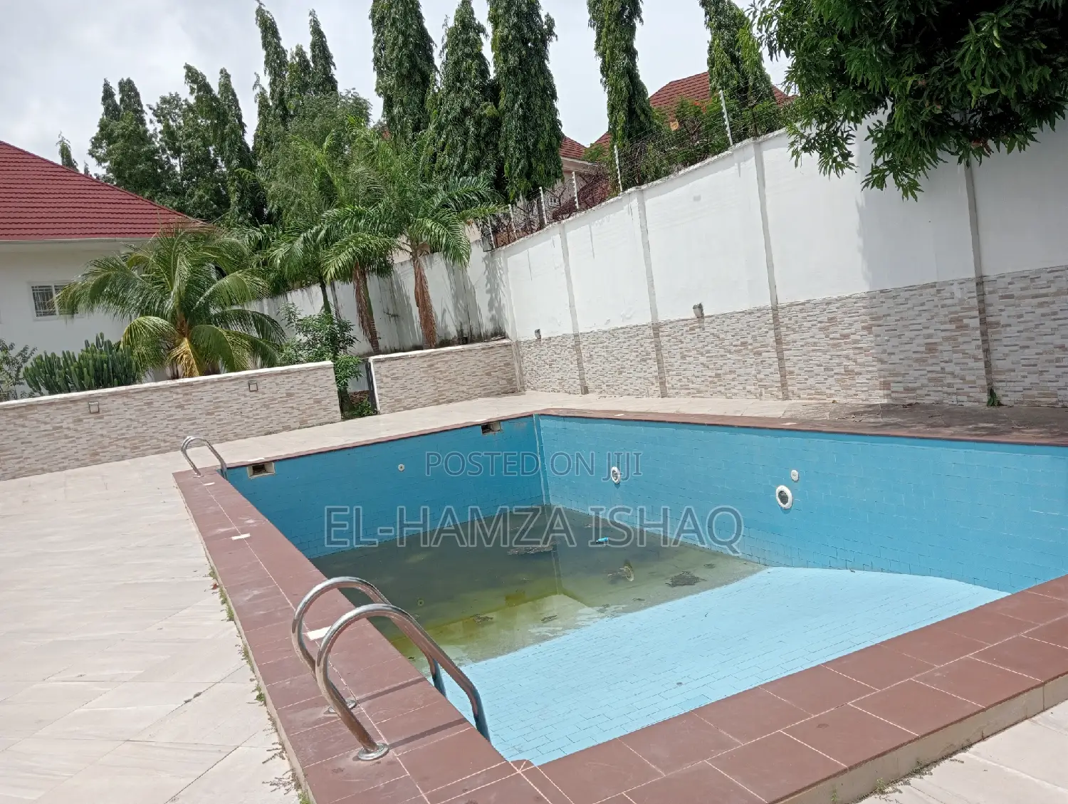 20bdrm Maisonette in Asokoro for sale in Asokoro