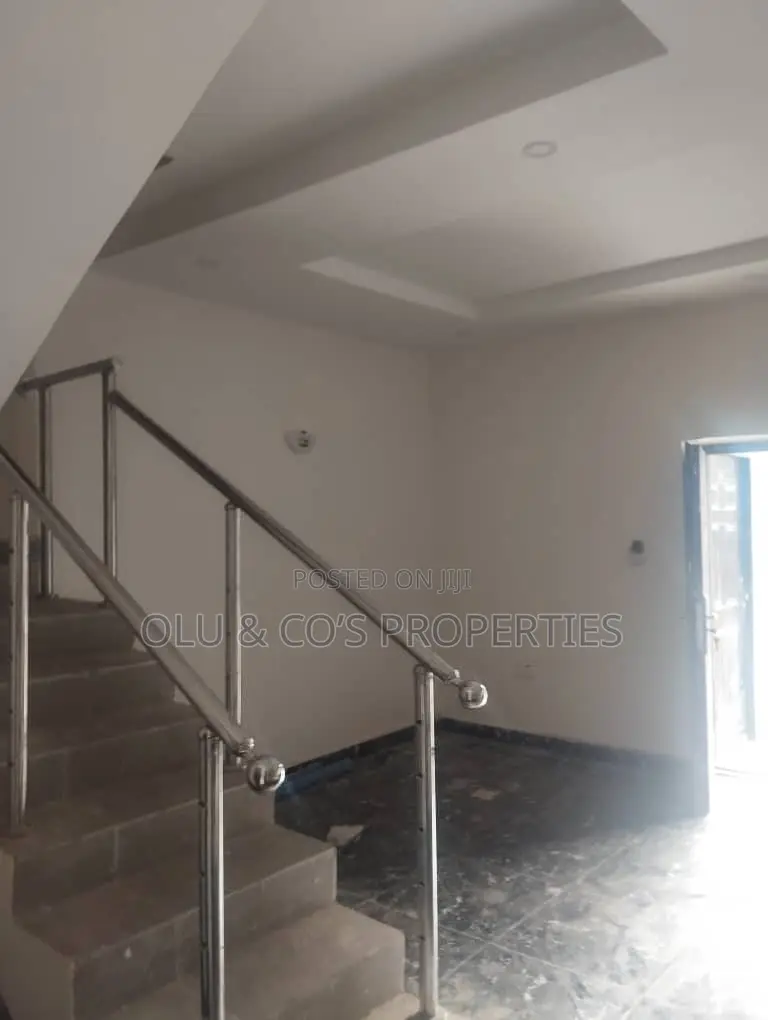 4bdrm Duplex in Palm Height Estate, Lugbe District for rent in Lugbe District