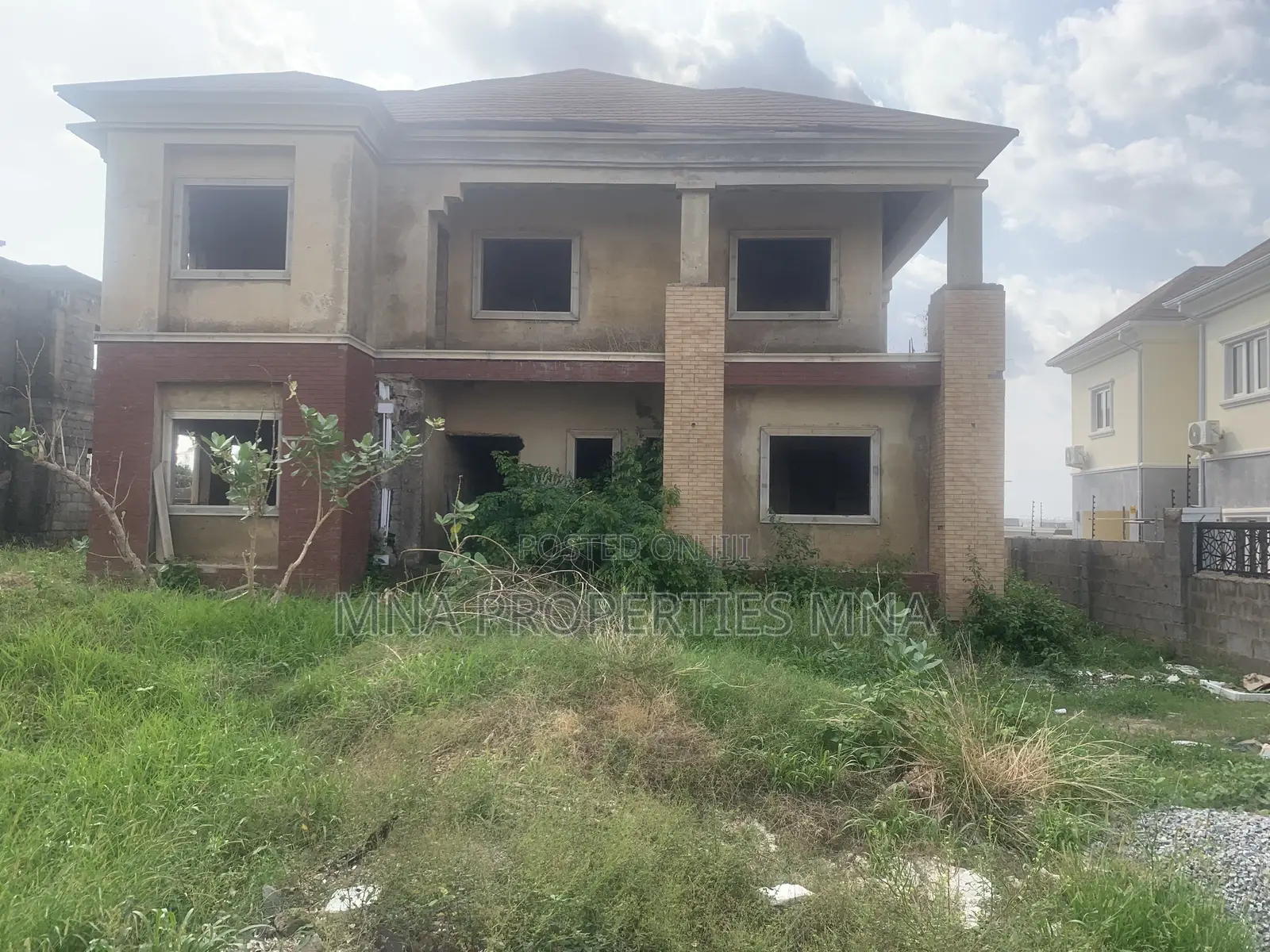 5bdrm Duplex in Queens Park 3 Estate, Lugbe District for sale in Lugbe District