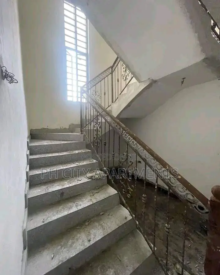5bdrm Duplex in Cedarwood, Port-Harcourt for sale in Port-Harcourt