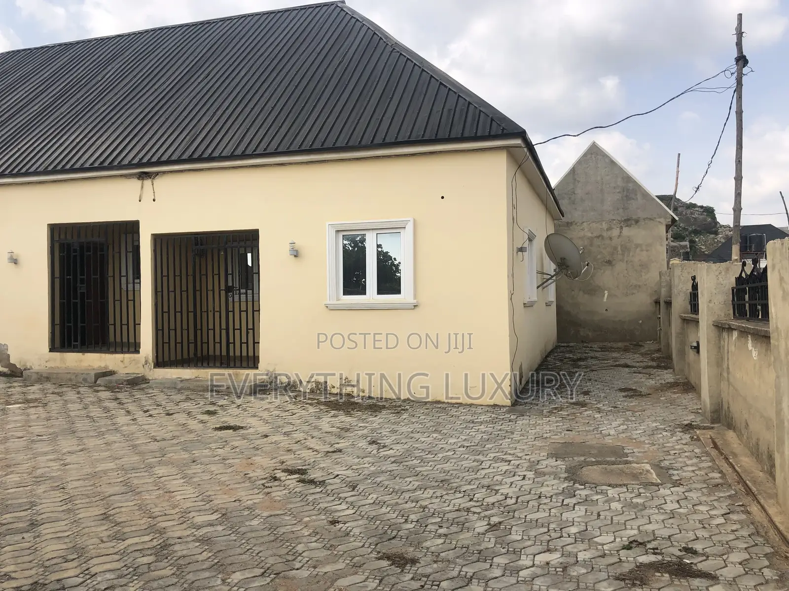1bdrm Block of Flats in Ushafa for rent in Ushafa