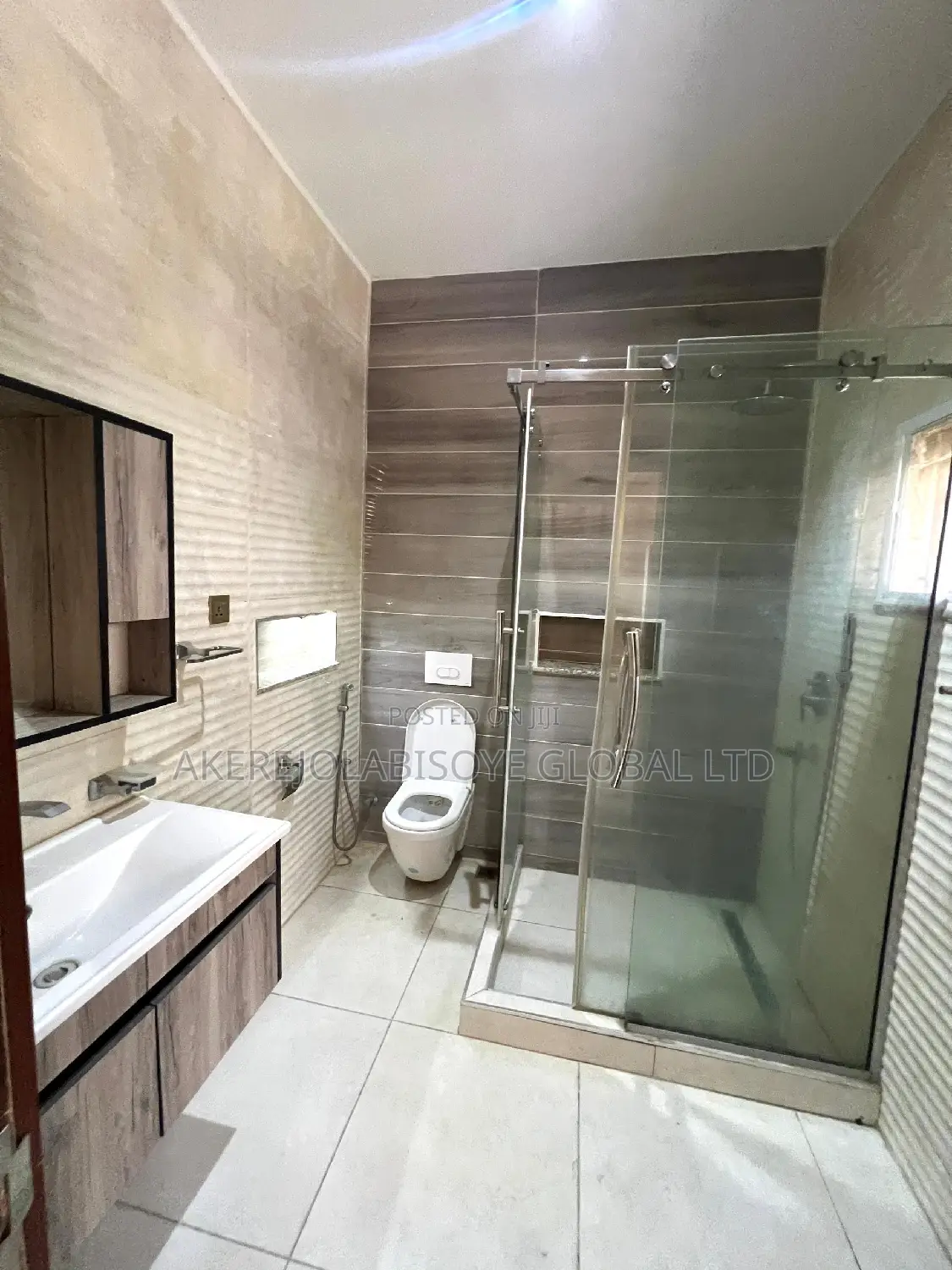 3bdrm Block of Flats in Jahi Gilmore Abuja for sale in Jahi