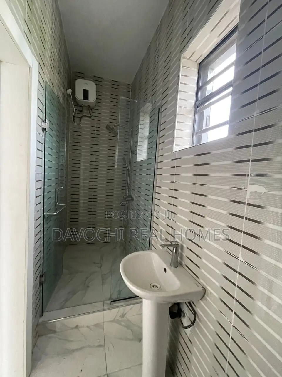 3bdrm Apartment in Chevron, Lekki for rent in Lekki