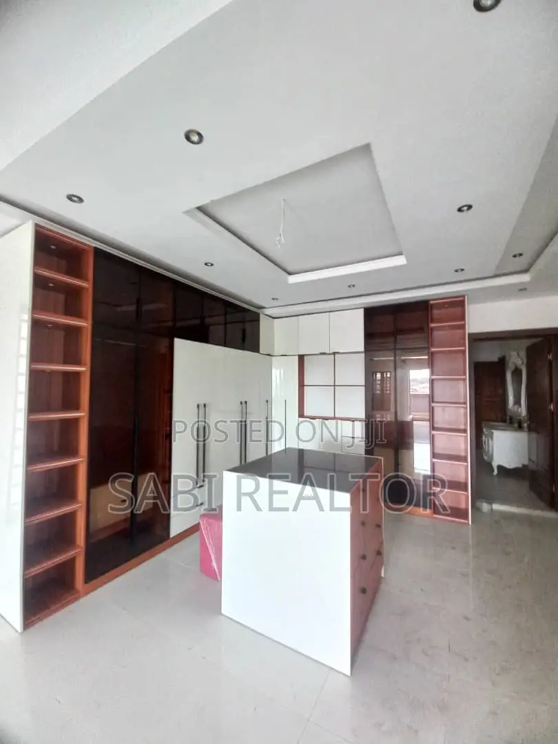 Furnished 6bdrm Duplex in Magodo Phase 2 for sale in GRA Phase 2 Shangisha