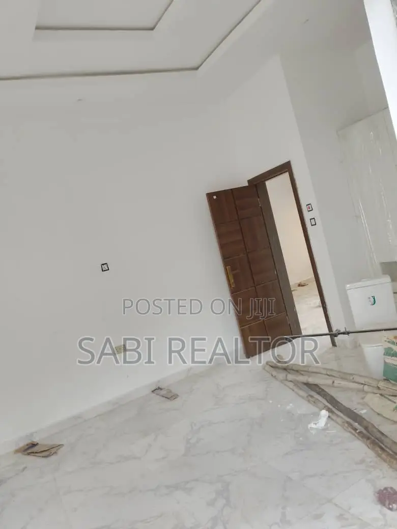 Furnished 4bdrm Duplex in Magodo Phase 1 for sale in GRA Phase 1