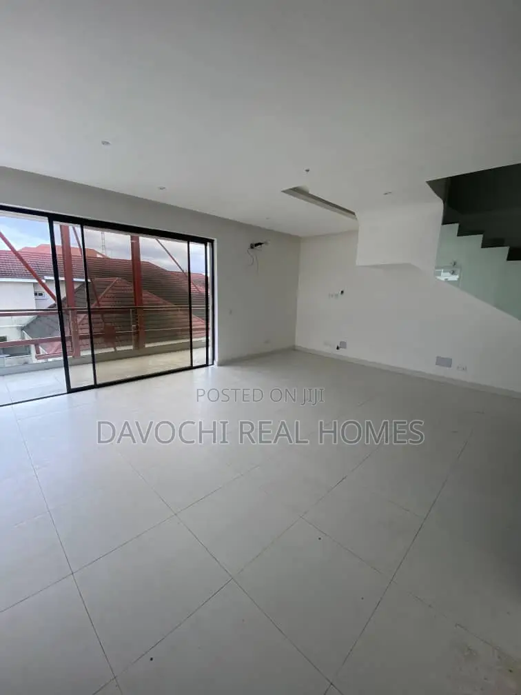 2bdrm Maisonette in Lekki Phase One for rent in Lekki