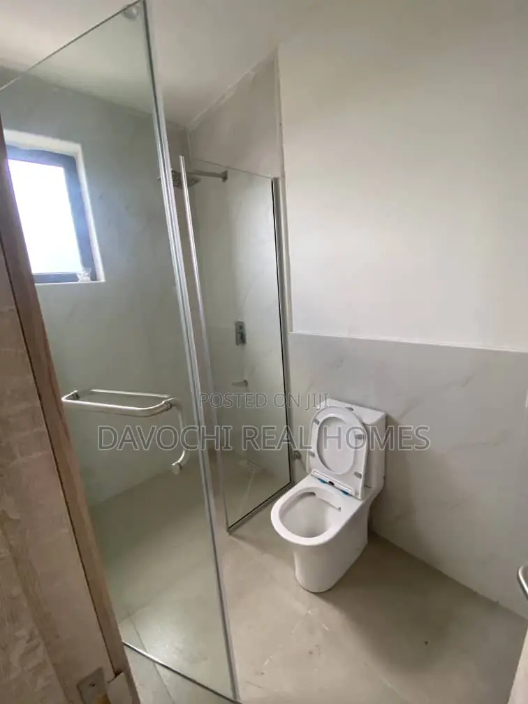 2bdrm Maisonette in Lekki Phase One for rent in Lekki