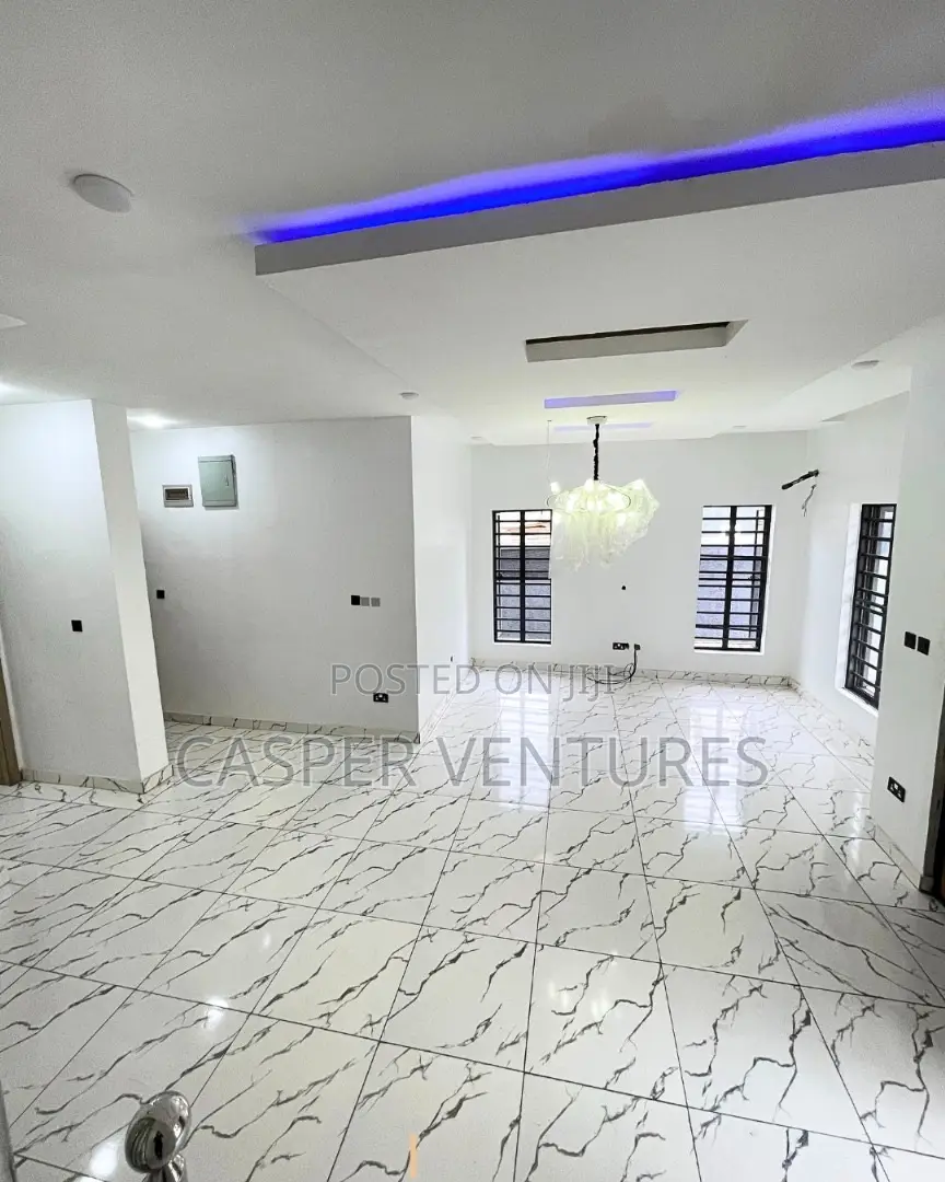 4bdrm Duplex in Ologolo for sale in Ologolo