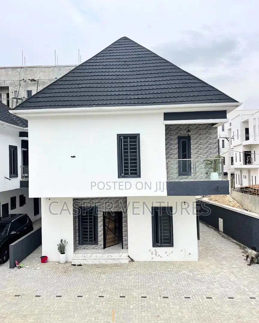 4bdrm Duplex in Ologolo for sale in Ologolo