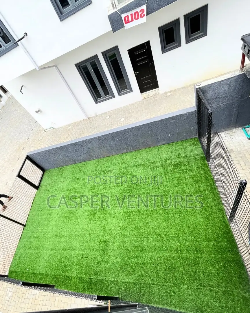 4bdrm Duplex in Ologolo for sale in Ologolo