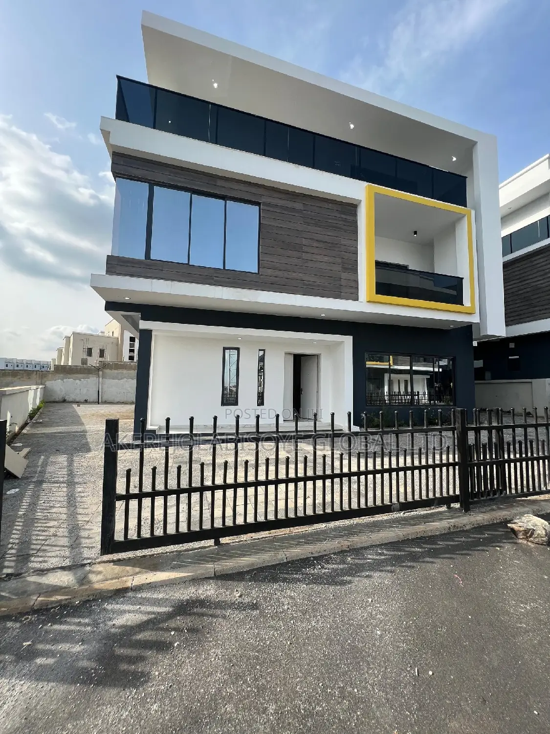 5bdrm Duplex in Guzape Abuja for sale in Guzape District