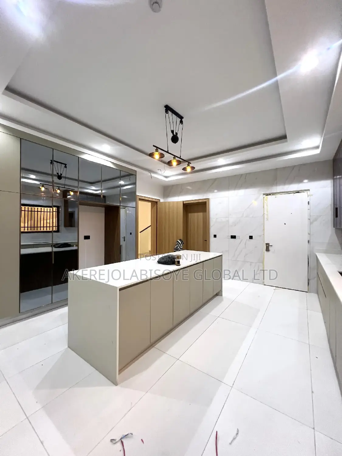 5bdrm Duplex in Guzape Abuja for sale in Guzape District