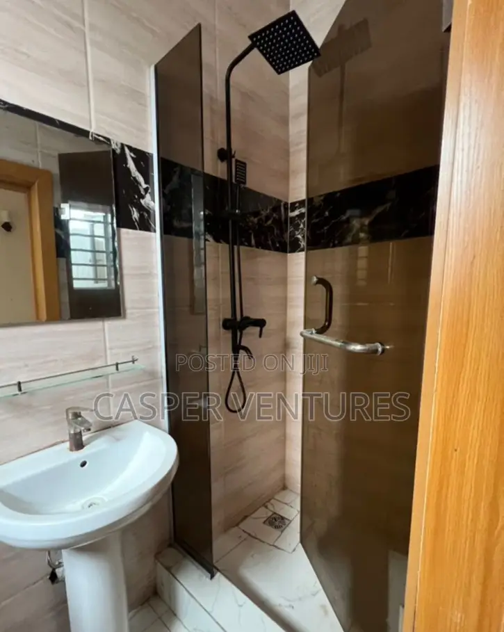 1bdrm Shared Apartment in Ikota Gra for rent in Ikota