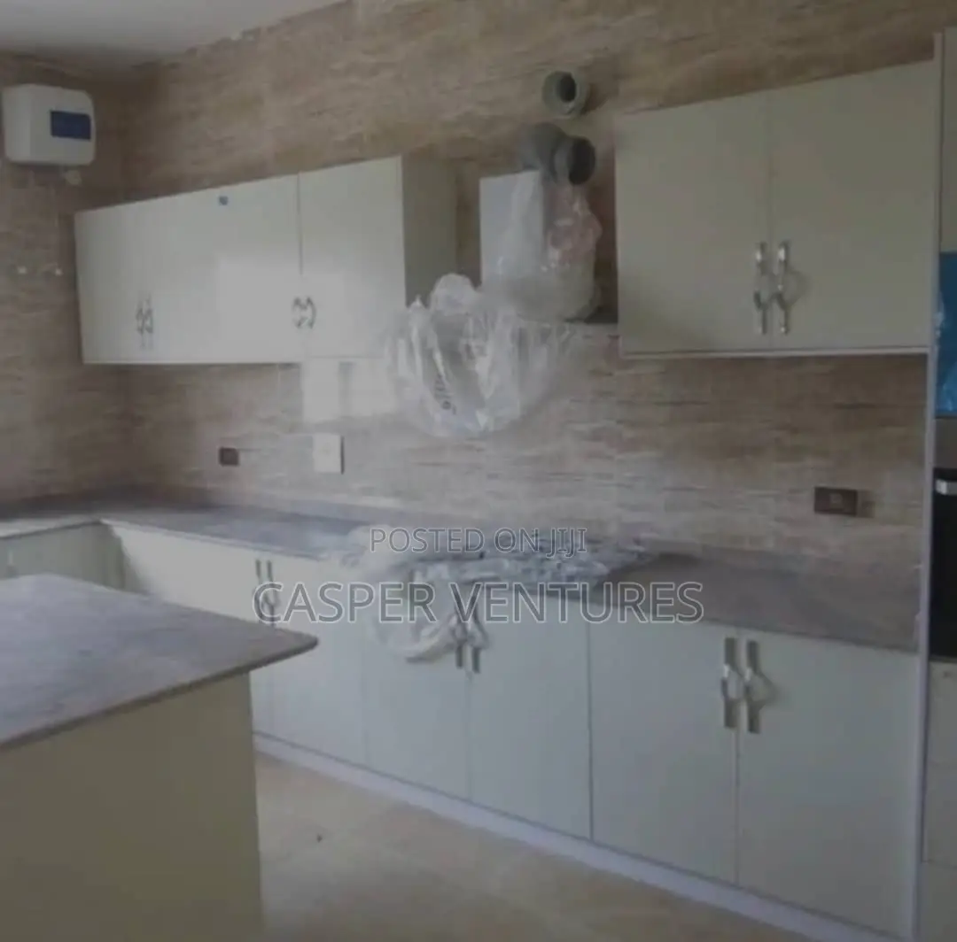 4bdrm Duplex in Alternative, Chevron for rent in Chevron