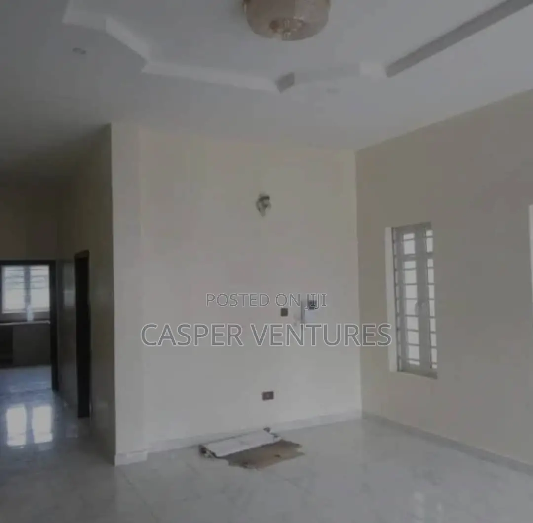 4bdrm Duplex in Alternative, Chevron for rent in Chevron