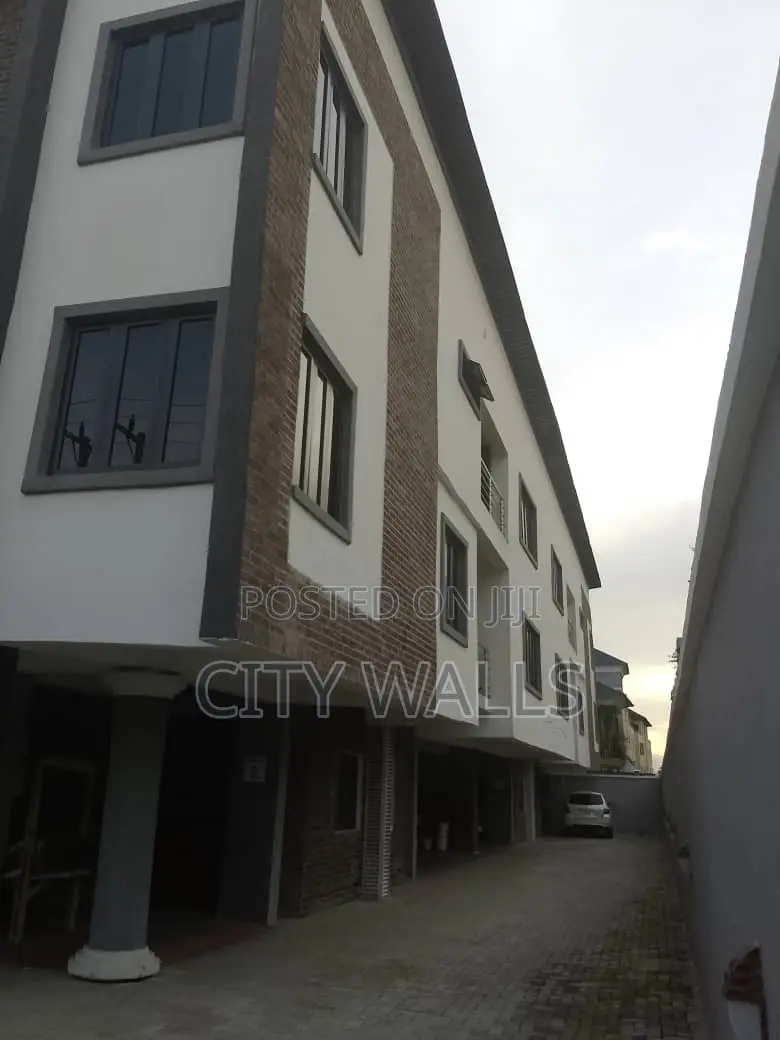 4bdrm Townhouse / Terrace in Lekki for rent in Lekki