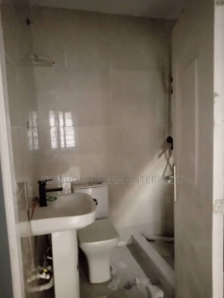 4bdrm House in Ahmadiya, Abule Egba for sale in Abule Egba