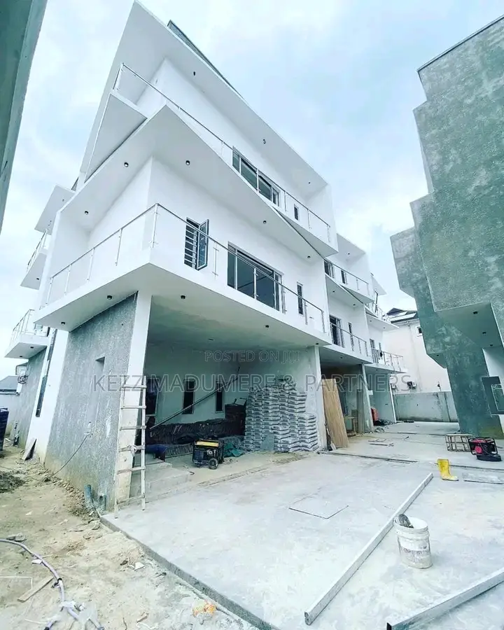 4bdrm Duplex in Dr Peter Odili , for sale in Port-Harcourt