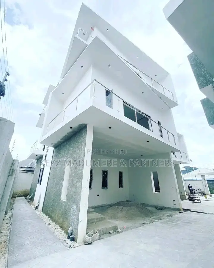 4bdrm Duplex in Dr Peter Odili , for sale in Port-Harcourt