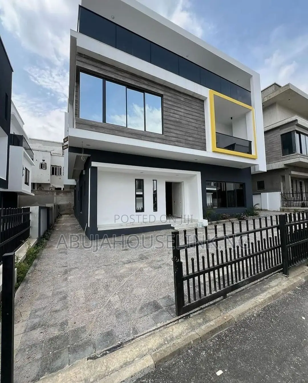 6bdrm Duplex in Guzape Main Abuja for sale in Guzape District