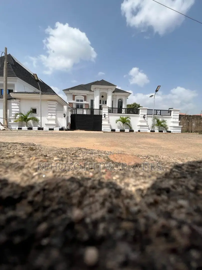4bdrm Duplex in Bodija, Ibadan for sale in Ibadan