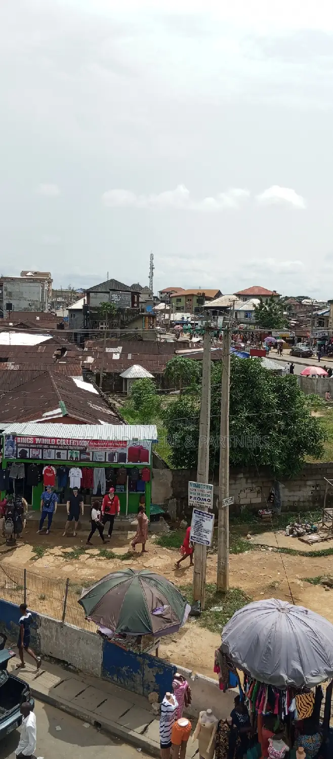 For Sale : 41⁄2 Rumuola ,Aba Road ,Port Harcourt in Port-Harcourt
