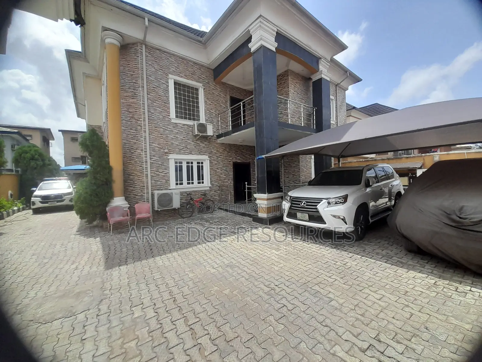 5bdrm Duplex in Ago Palace for sale in Ago Palace