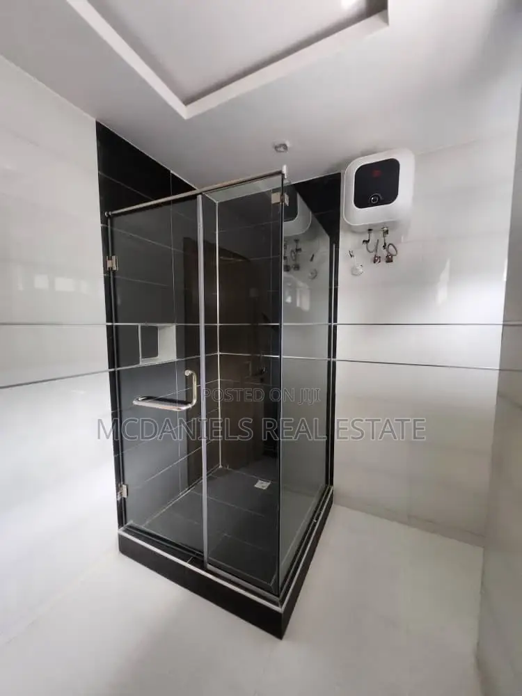 5bdrm Townhouse/Terrace in Ikate for Sale in Ikate