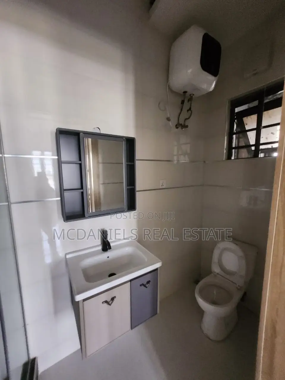 5bdrm Townhouse/Terrace in Ikate for Sale in Ikate