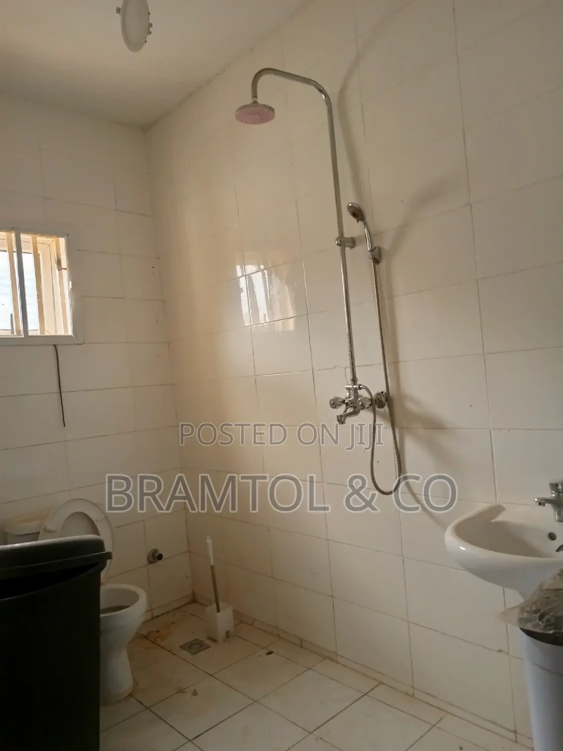 Furnished 3bdrm Block of Flats in Durumi for rent in Durumi