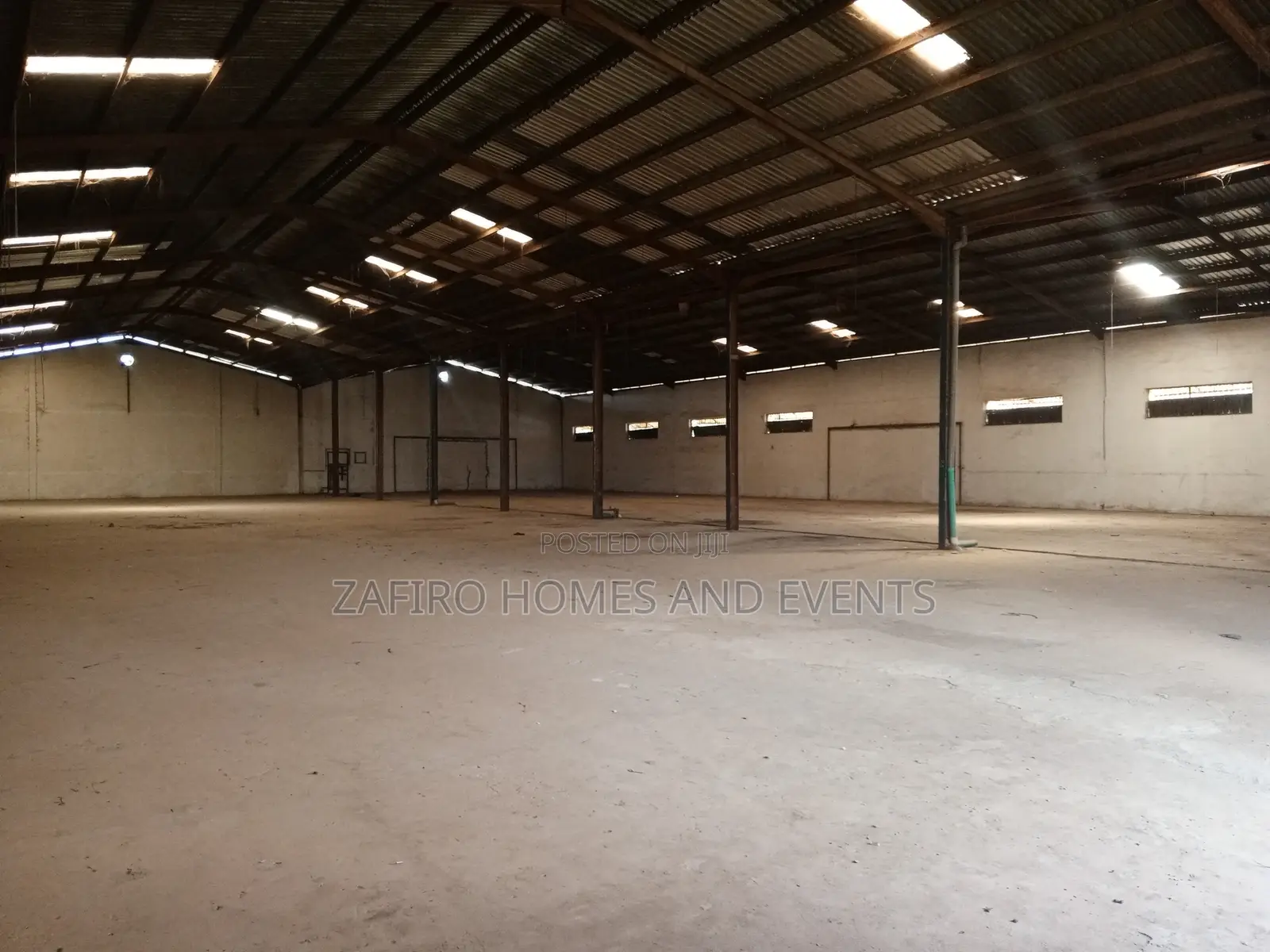Massive 2000m2 Warehouse Near Lead City, Toll Gate, Ibadan in CHallenge / Ibadan