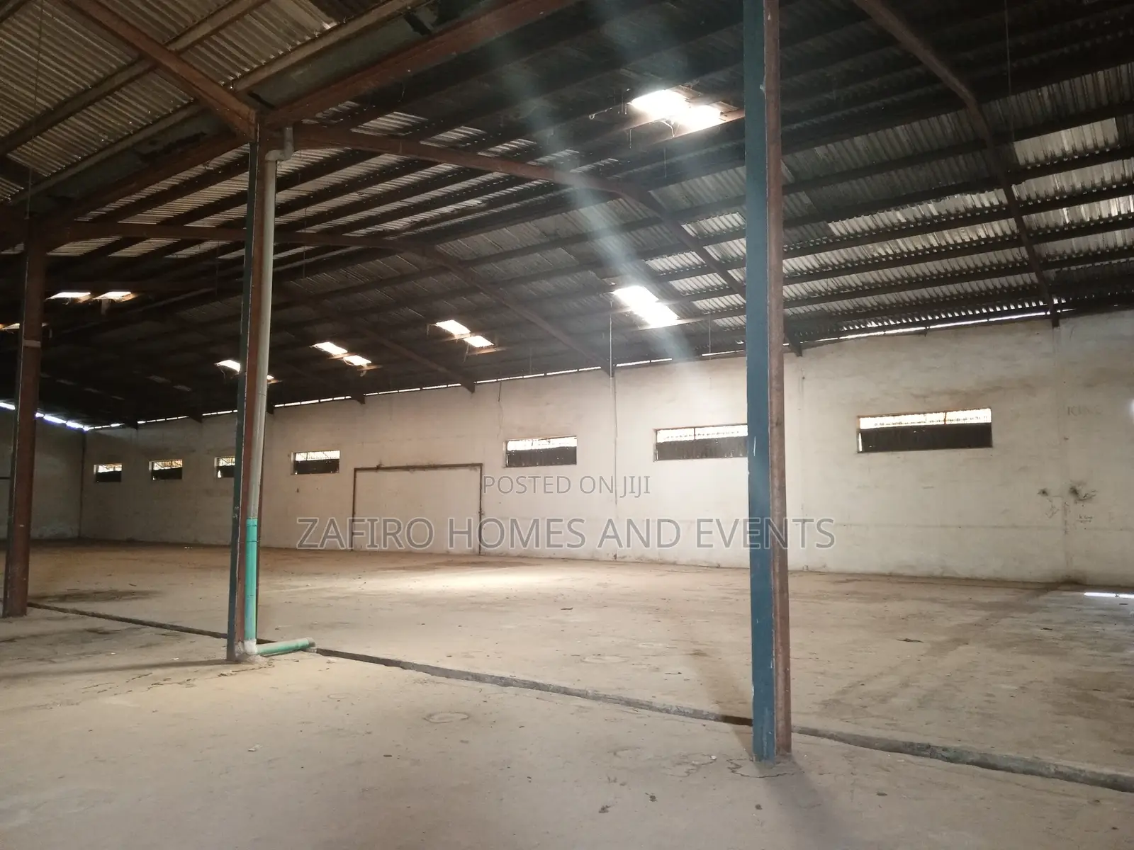 Massive 2000m2 Warehouse Near Lead City, Toll Gate, Ibadan in CHallenge / Ibadan