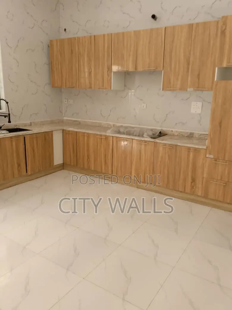 4bdrm Duplex in Chevron for rent in Chevron