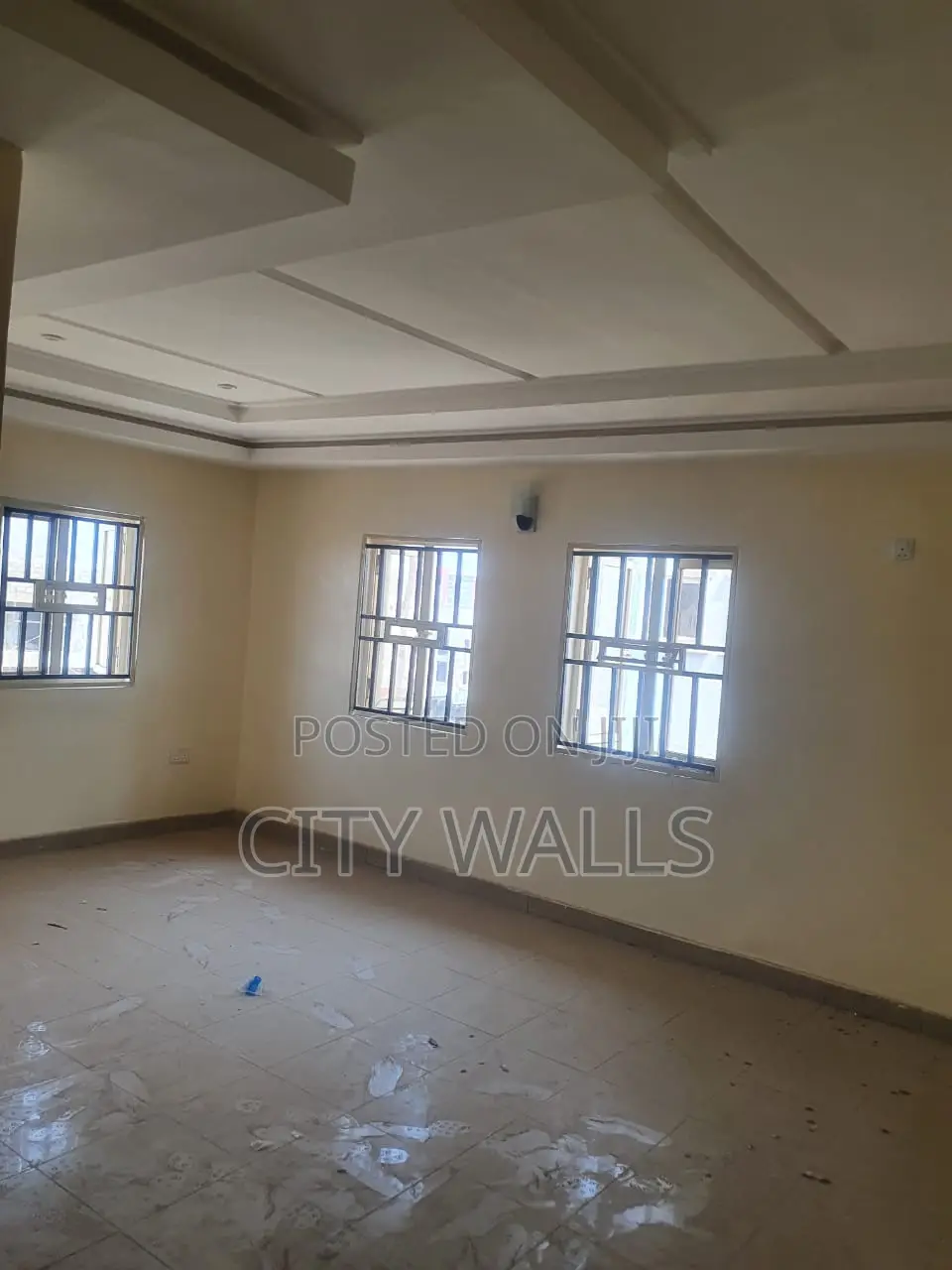 4bdrm Duplex in Chevron for rent in Chevron