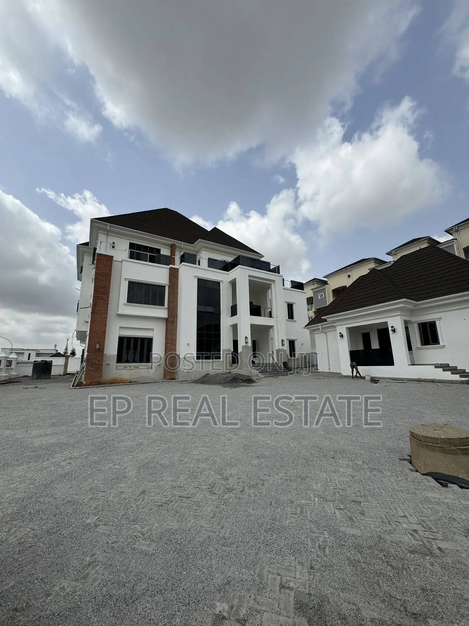 7bdrm Duplex in Guzape for sale in Guzape District