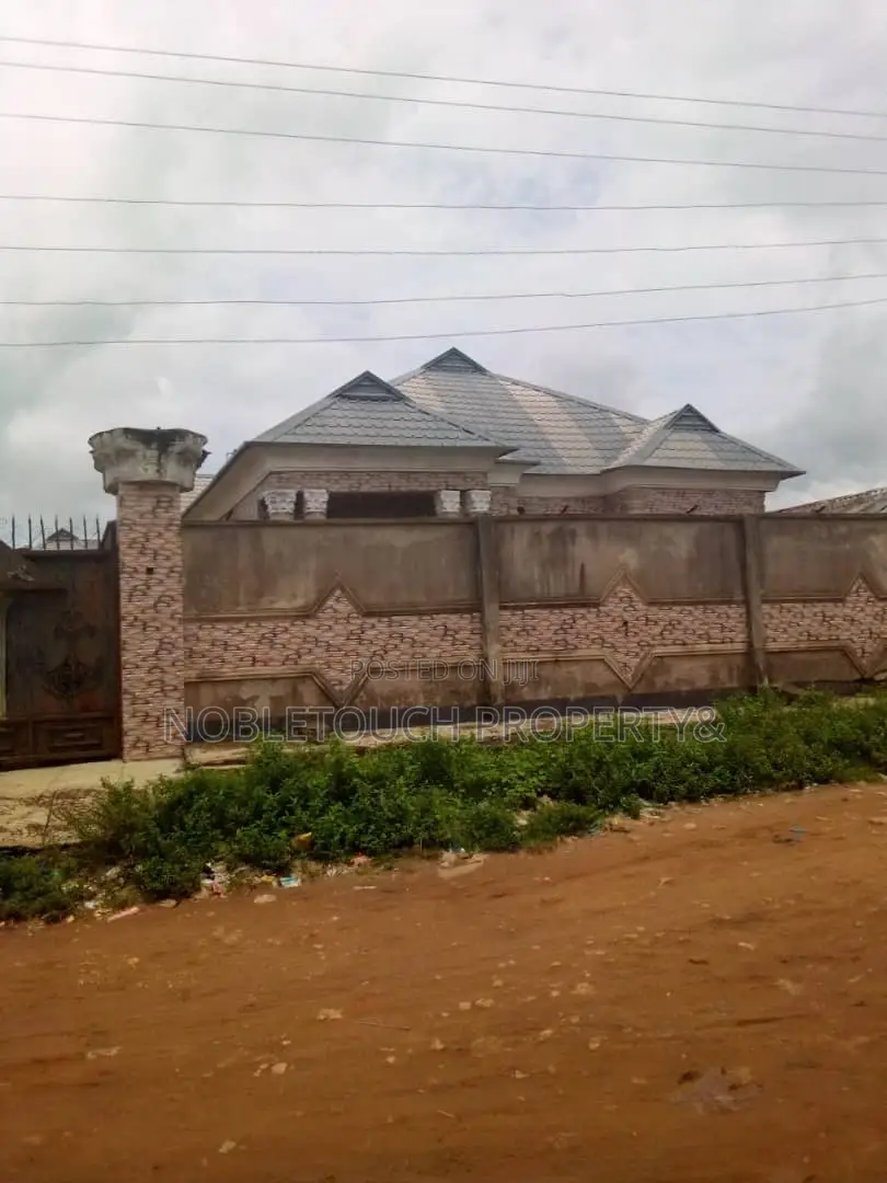 2bdrm Bungalow in Ijegun Ikotun Lagos for sale in Ijegun