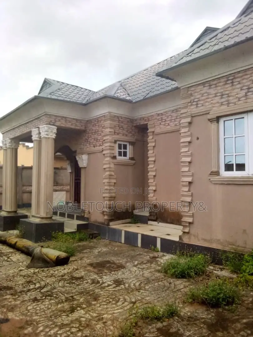 2bdrm Bungalow in Ijegun Ikotun Lagos for sale in Ijegun