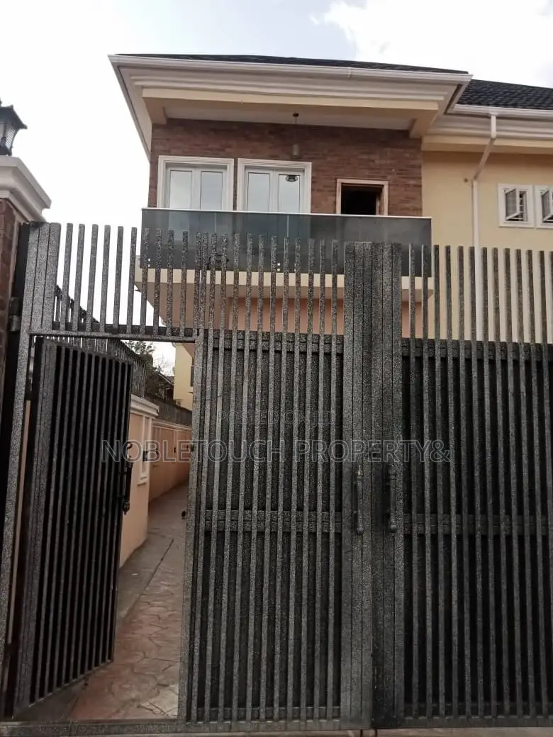 5bdrm Duplex in Ajao Estate Lagos for sale in Ajao Estate