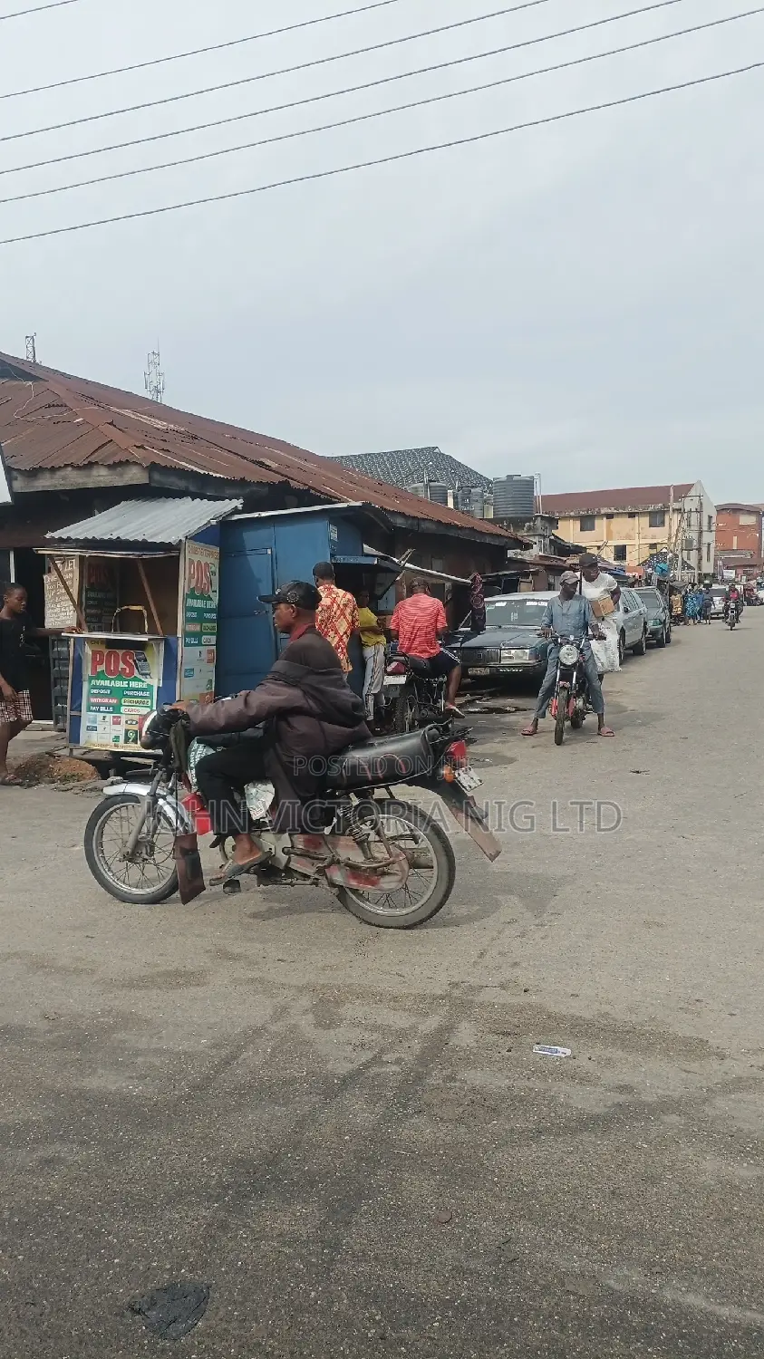 18bdrm Bungalow in Goriola By Uzor, Ajegunle for sale in Ajegunle