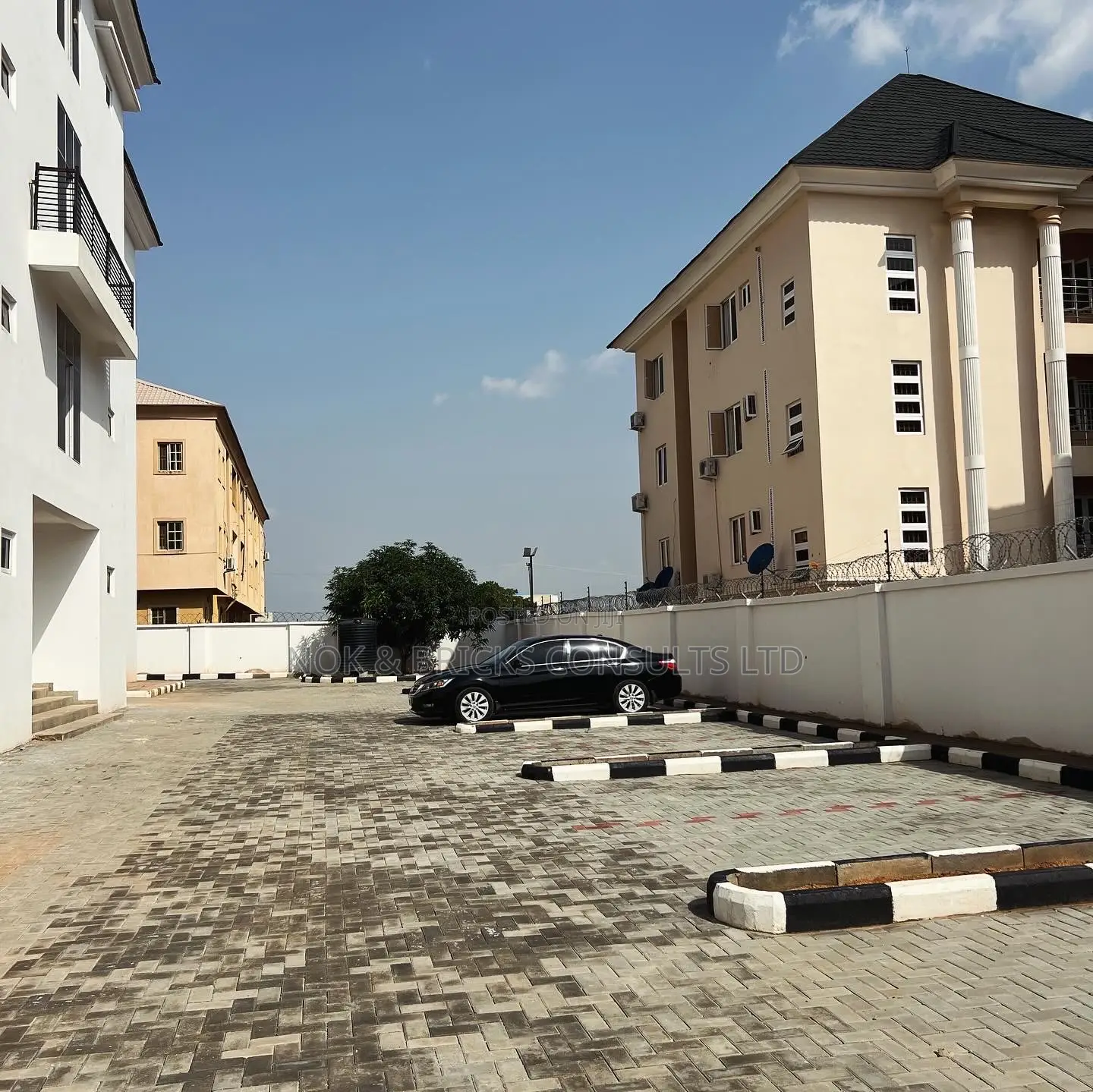3bdrm Block of Flats in Bricks Apartment, Durumi for rent in Durumi