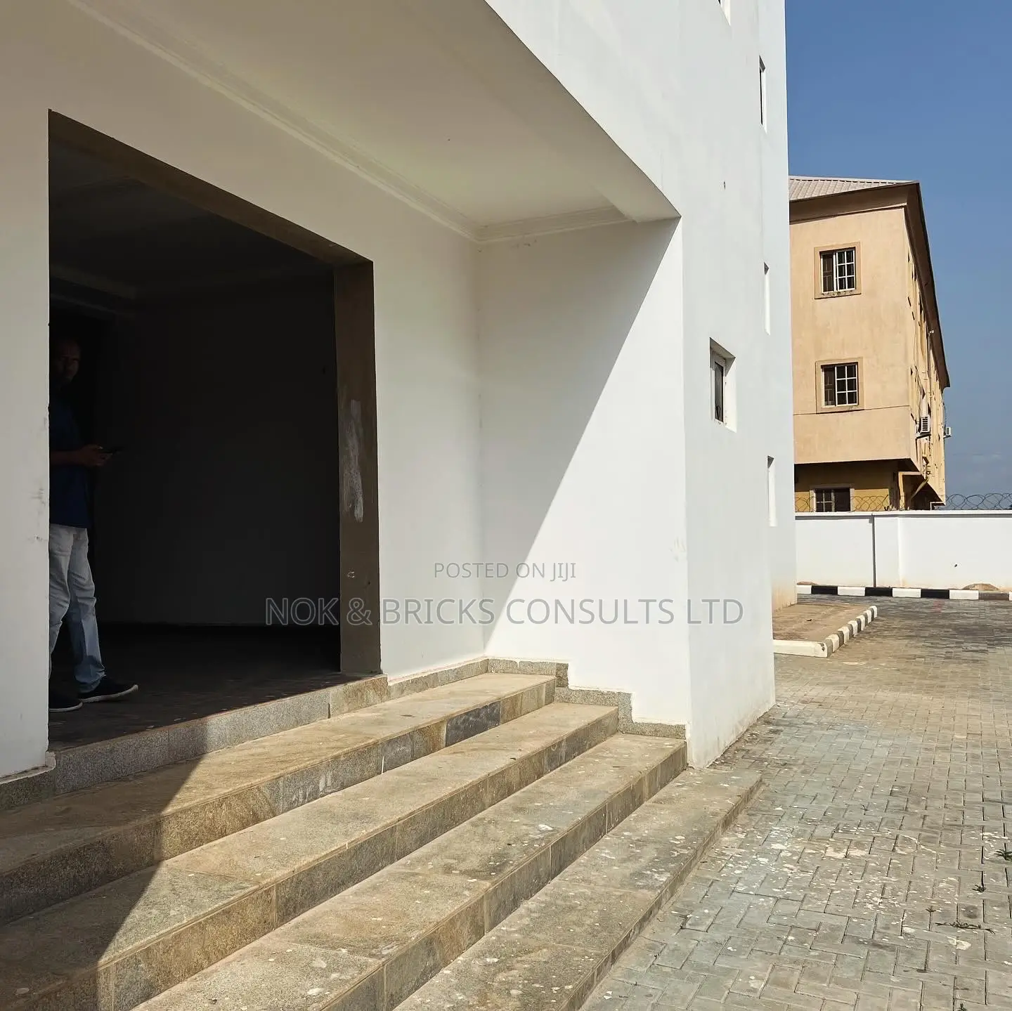 3bdrm Block of Flats in Bricks Apartment, Durumi for rent in Durumi